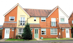 Ashington - 2 Bedroom House - Beautifully Decorated & Furnished - Large Garden